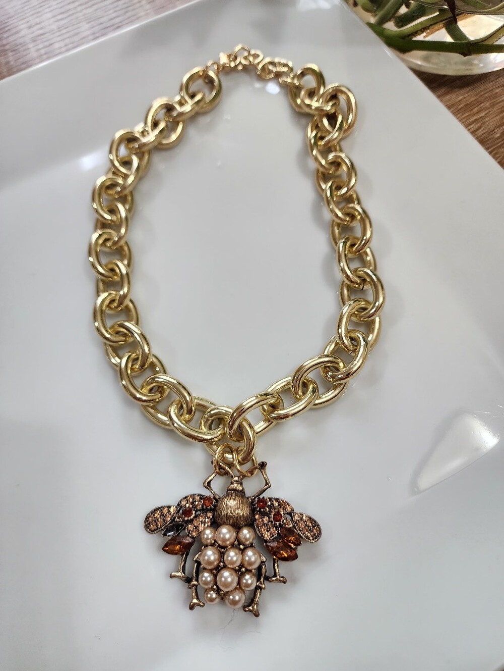 Gold Chunky Chain Bee Pendant Necklace Pearl Rhinestone Statement Jewelry